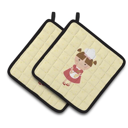 Carolines Treasures Brunette Baker on Yellow Pair of Pot Holders BB7292PTHD